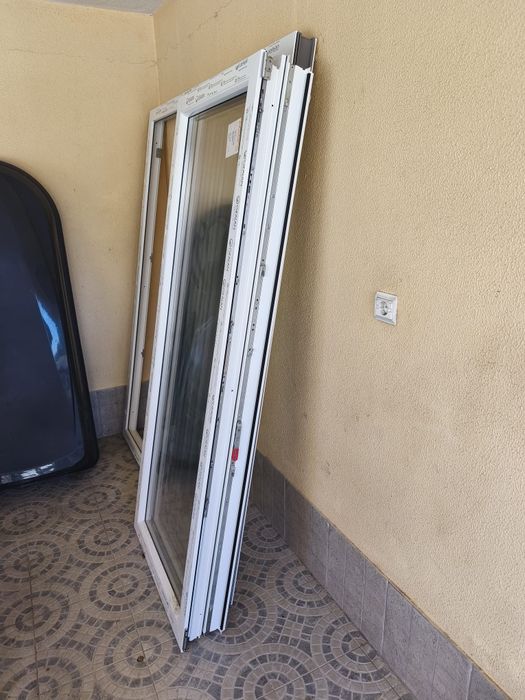 Janela PVC Oscilo-Batente 2 Folhas GEALAN — Nova (vale 975€)