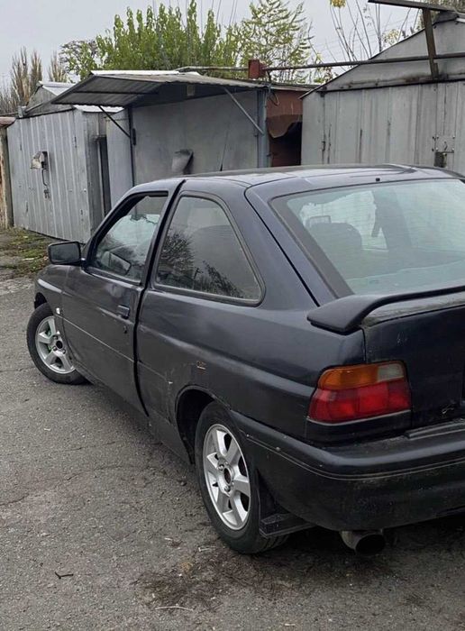 Продам Ford Escort