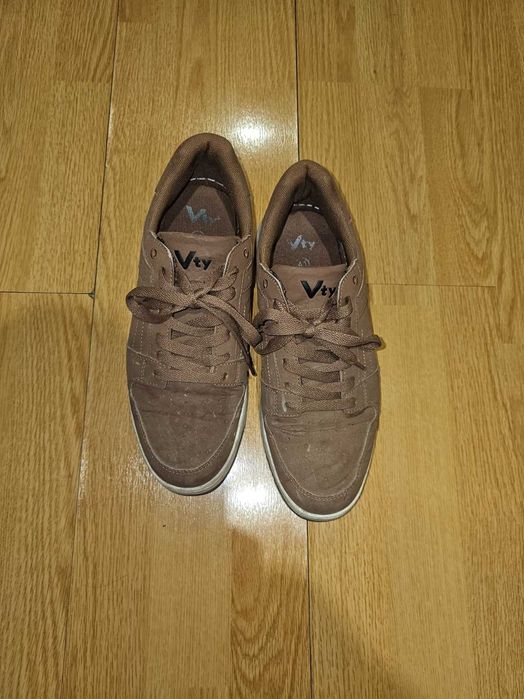 2 pares de Sapatos Deichmann