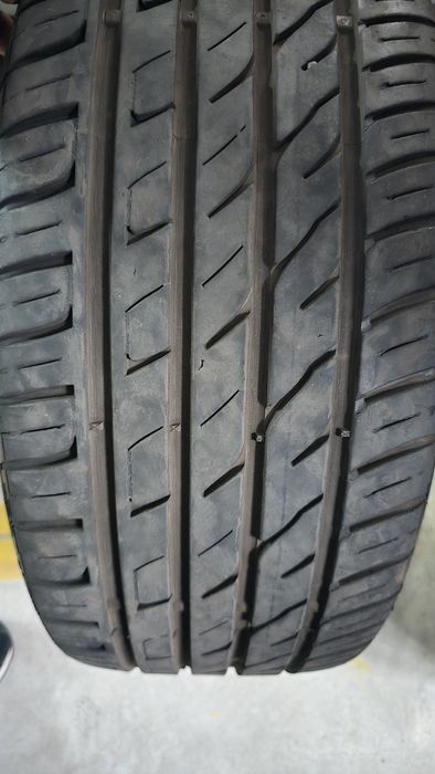 Pneu 225x45x17, excelente estado.
