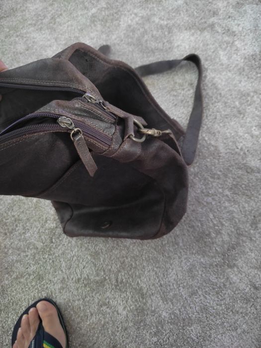 Bolsa tiracolo unisexo em pele