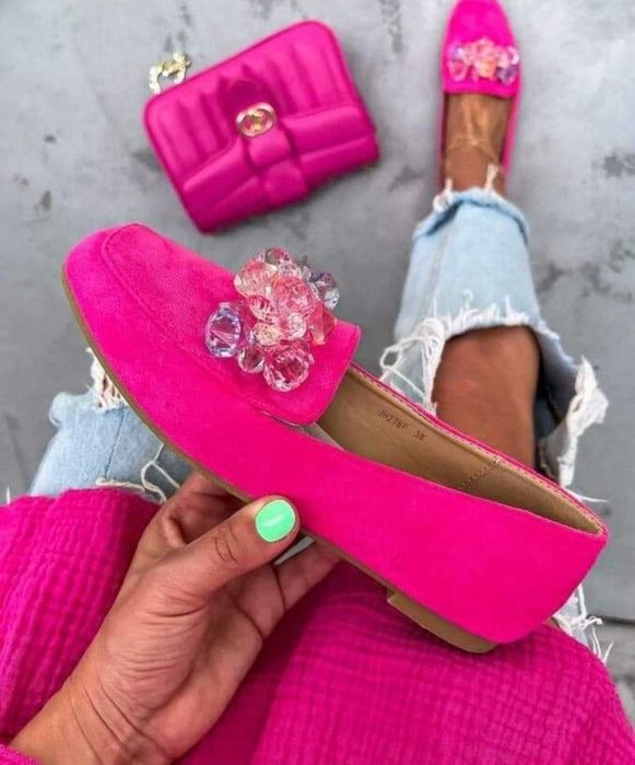 Nowe eleganckie buty damskie 39