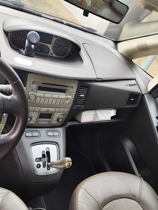 Carro Lancia musa caixa automática