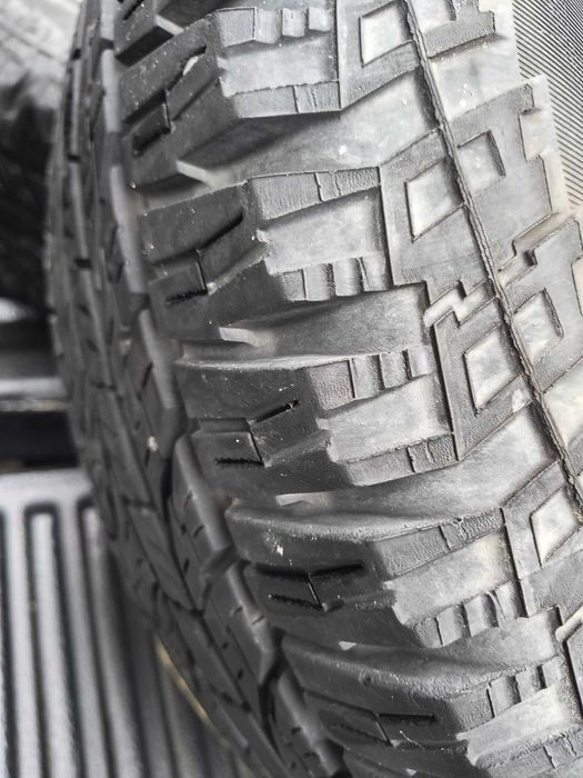 Yokohama Geolandar 255/75 R17 Navara D40