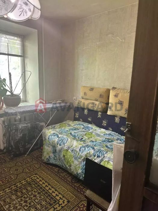 Продам 3 кімнатну квартиру на пр. Олександра Поля (Кірова), низ