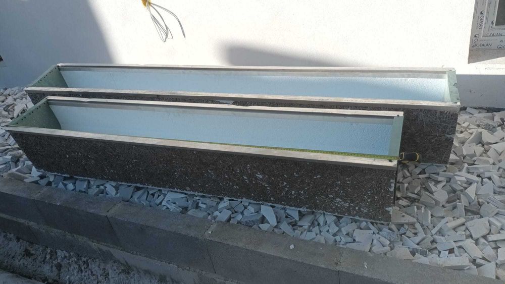 3 Caixas de estores novas