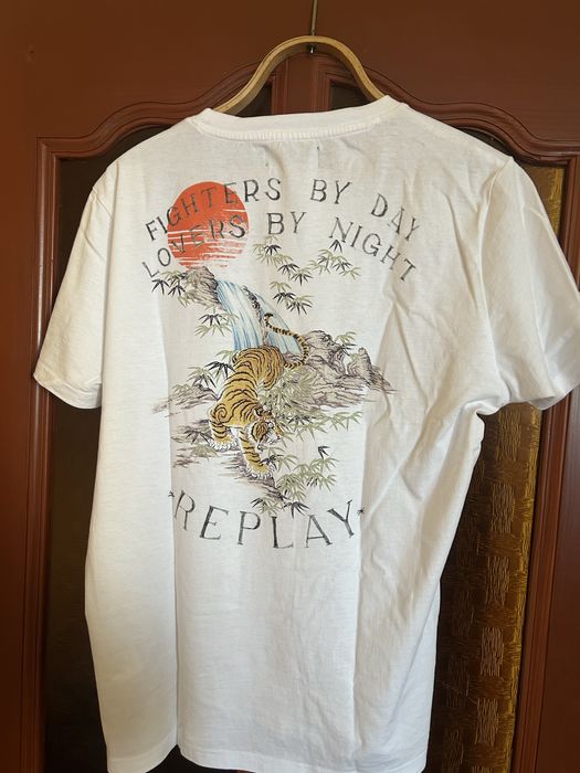 Футболка Replay