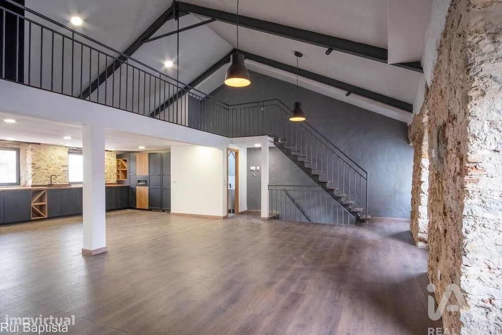 Prédio T4 em Monchique de 366,00 m2