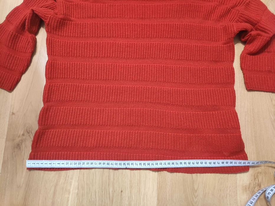 czerwony sweter rozmiar 38