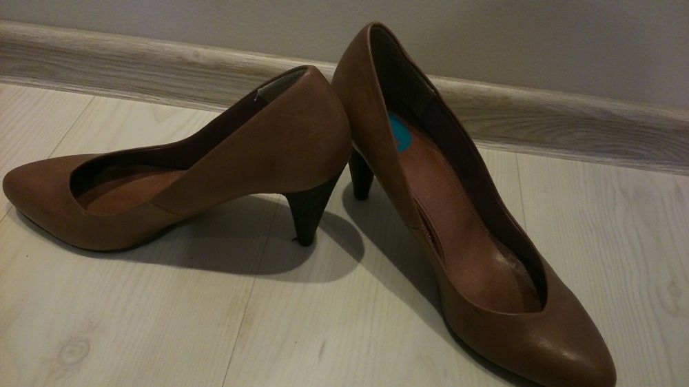 Szpilki brudny róż 40