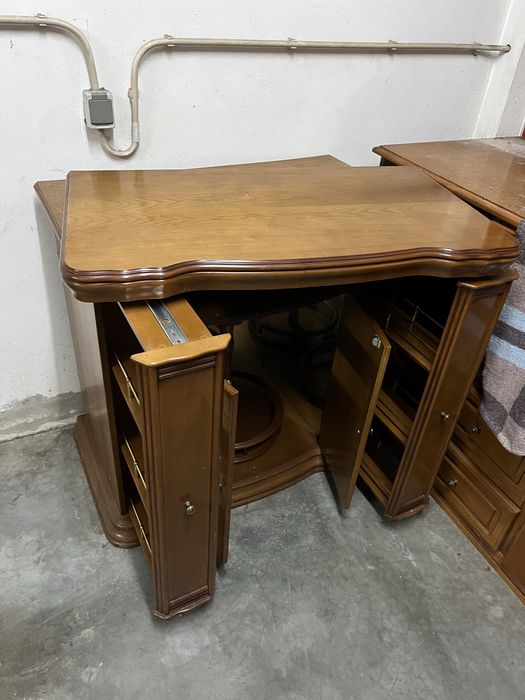 Movel de tv com garrafeira