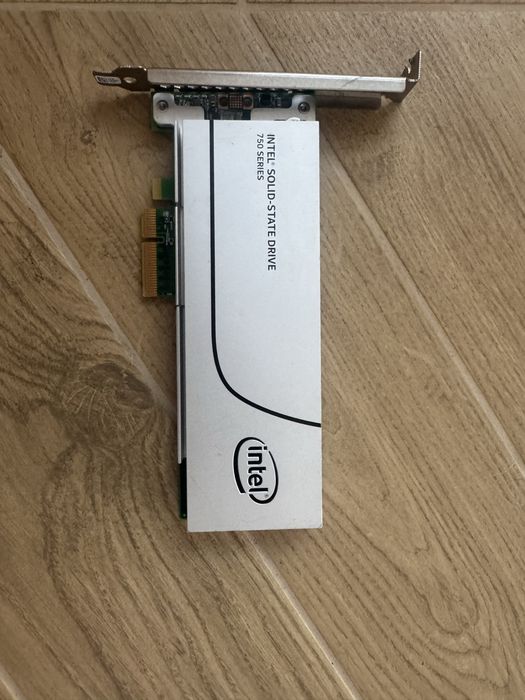 Intel 400GB PCIe SSD Seria 750