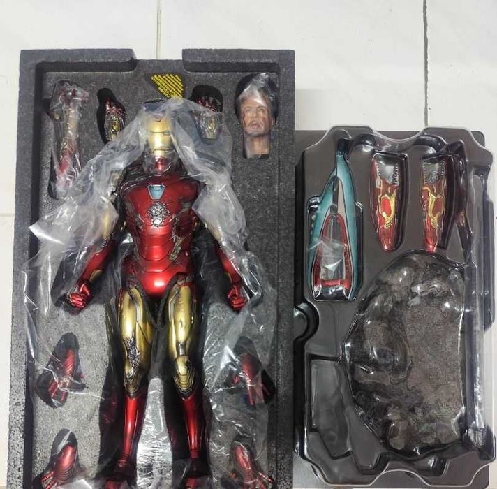 Figura Hot Toys Iron Man LXXXV Avengers Endgame Battle Damaged Version