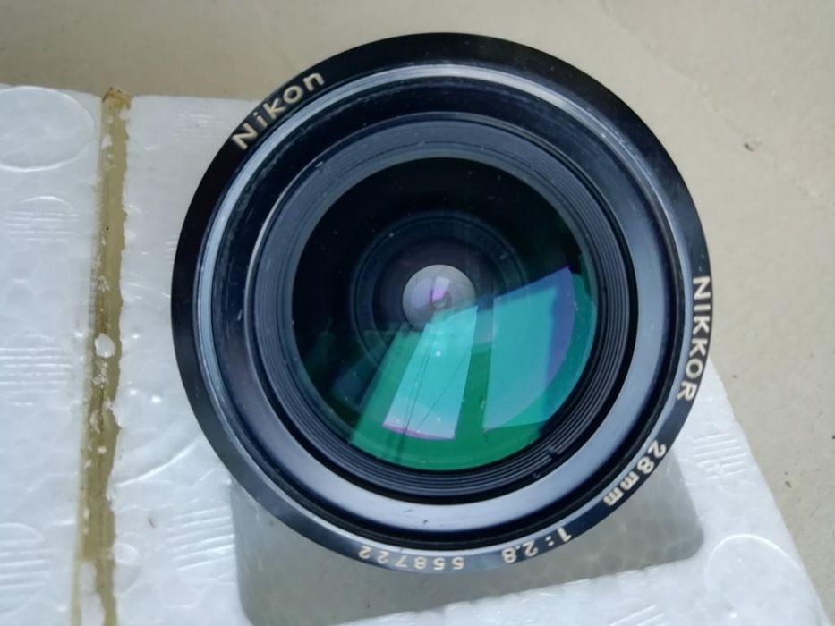 Объектив - мануал  Nikkor 28 мм  на f-2.8