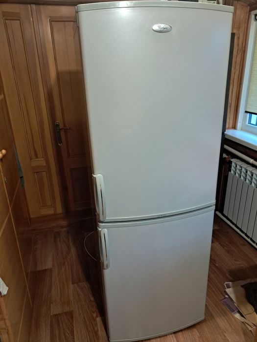 Продам холодильник