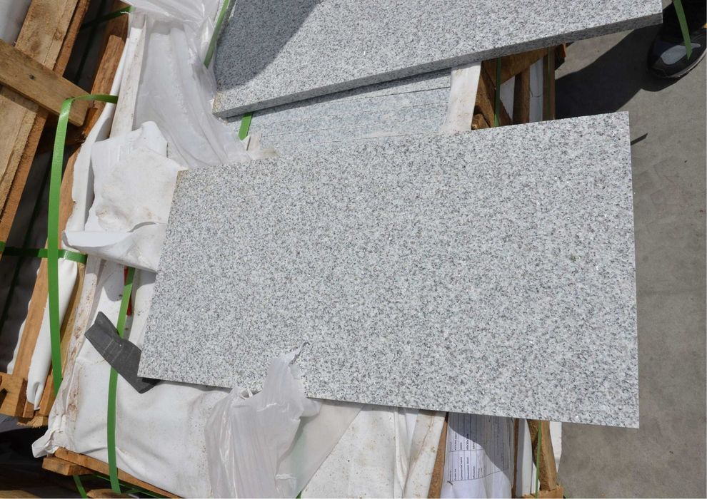 Płytki Granit Szary G603 New Bianco Cristal płomieniowany 60x30x2 cm