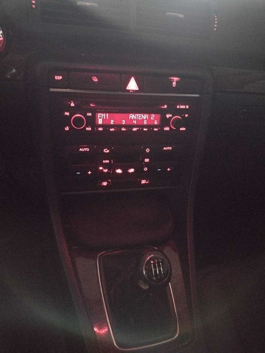 AUDI A4 B6 (8E2) 1.6 2001 – Elegância e Fiabilidade Alemã