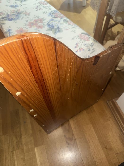 Sofá de Madeira com Tampa de Arrumação