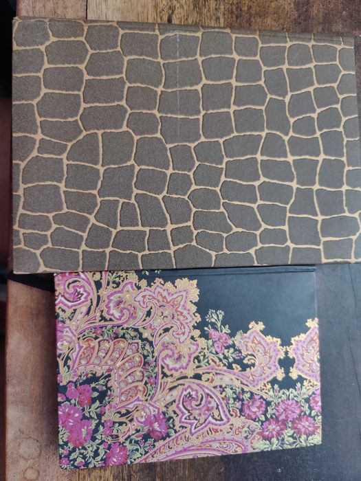 Цена за Два Новых Стильных Блокнота 21х15 и 15х11 см