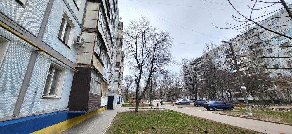 Продаж 3-х к.кв. вул. Новгородська, буд. 5, поруч 5-та дитяча лікарня.