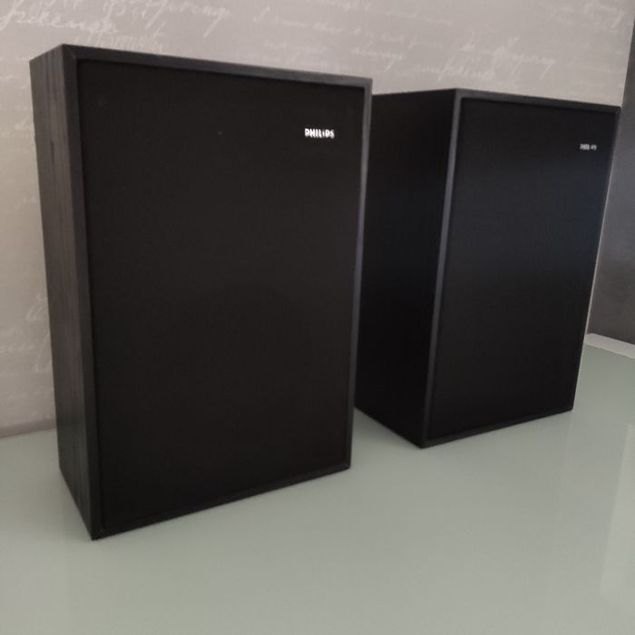 Акустические колонки Philips.