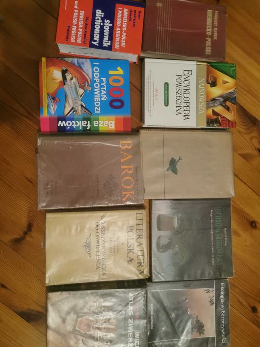 Książki atlasy słoniki