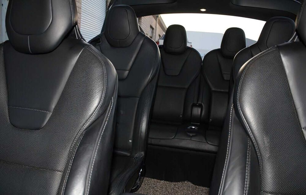 Tesla Model X 90D      2016