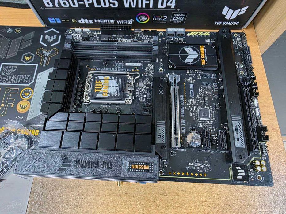 Материнська плата Asus TUF Gaming B760-PLUS WIFI D4