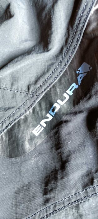 Spodenki rowerowe damskie, podwójne z wkładką amortyzującą Endura