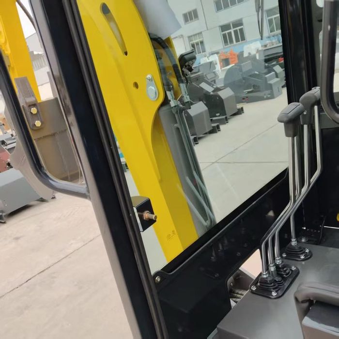 Мини экскаватор, 1.8 тони , баггер , новий в наявності  .