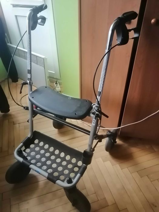 Коляска- ходунки для дорослих