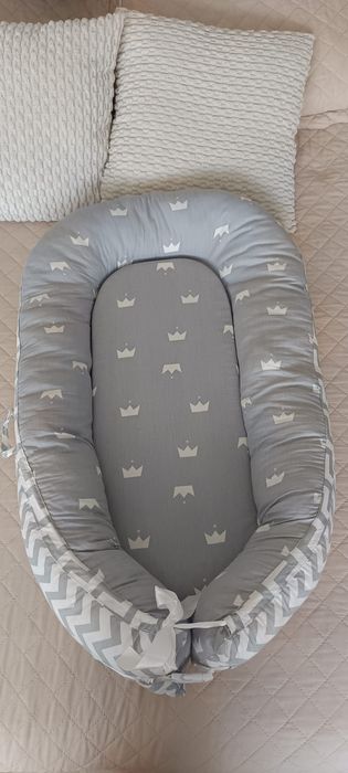 Kit Conforto para Mamã e Bebé – Almofadas e Ninho em Ótimo Estado