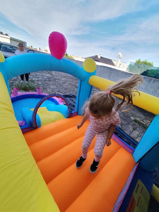 Aluguer Insufláveis Self Service - Pegar, Montar, Diversão!