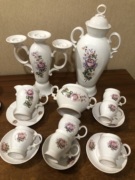 Сервіз, чашки, миска та кружка емальовані, чайник-заварник