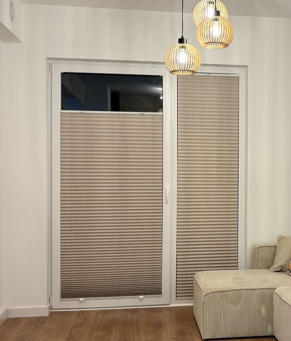 rolety plisowane blackout beżowe na okno 3 sztuki