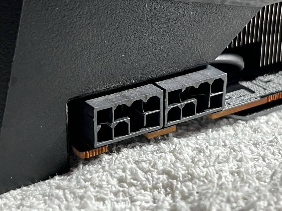 Видеокарта Gigabyte RX6800XT, 16gb ( Не рабочая )