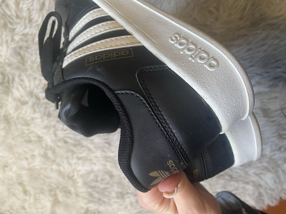 Кросівки жіночі Adidas