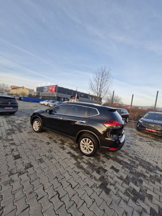 Nissan Rogue SV 4×4