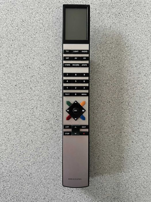 Продам музыкальный центр Bang & Olufsen в идеальном состоянии.