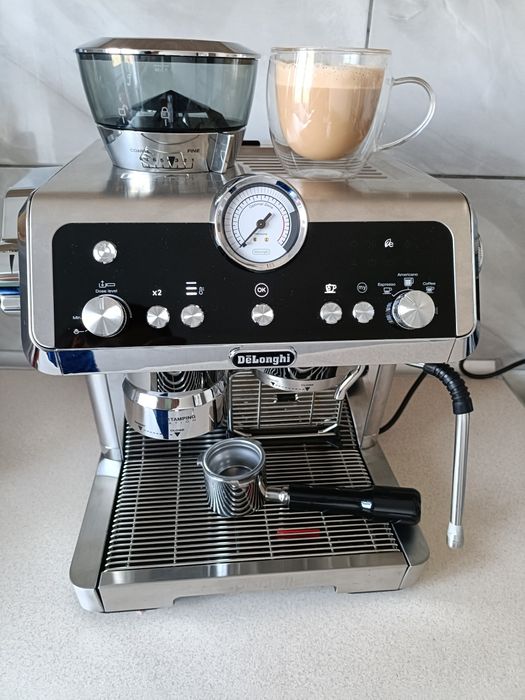Кавова машина Delonghi La Specialista Нова