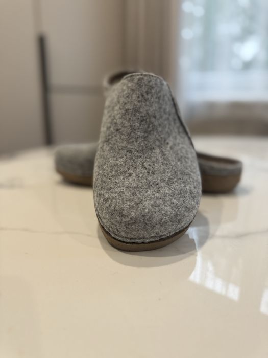Домашні тапки фірми Інблу з войлока.