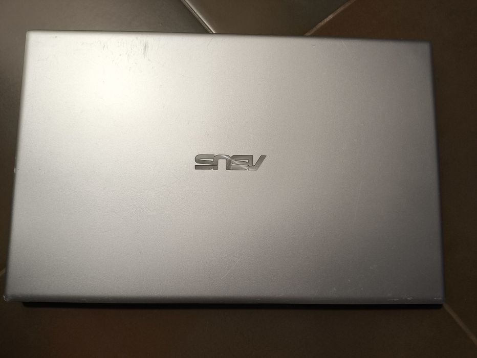 Asus vivobook AMD Ryzen 5 l 8gb ddr4 l ssd