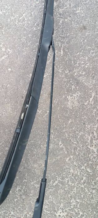 Поводок заднего стеклоочистителя Toyota Corolla e100 liftback