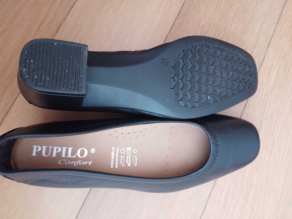 Sapatos novos em Pele