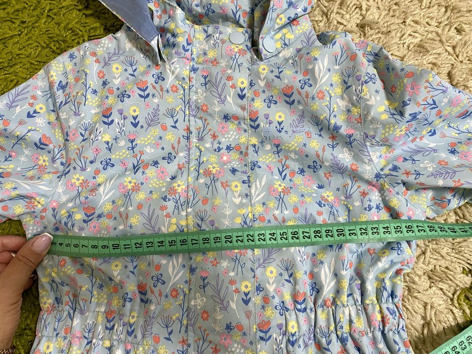 Ветровка красивая для девочки на 7-8 лет 122-128 см