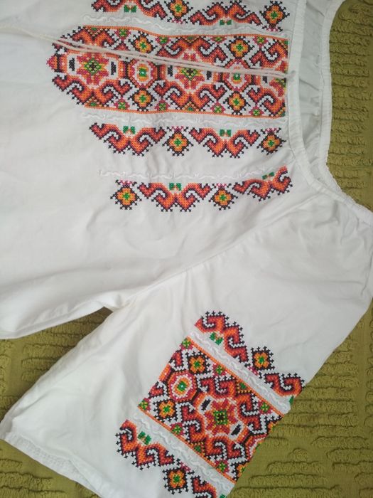 Дитяча вишита блузка