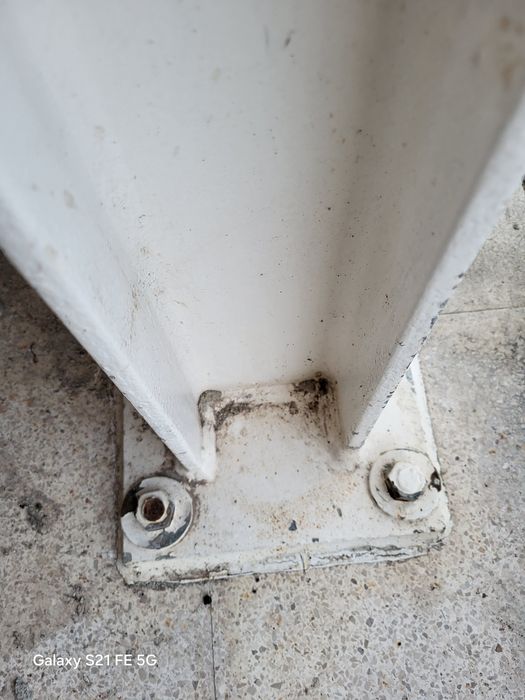 Viga em ferro, com 3 m, forma de H.