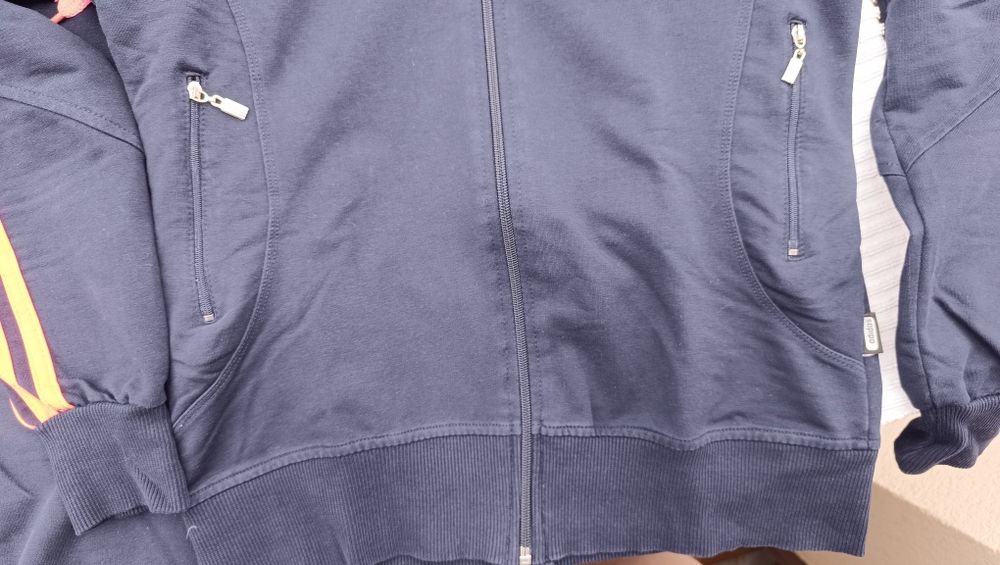 Dres Adidas, super stan!