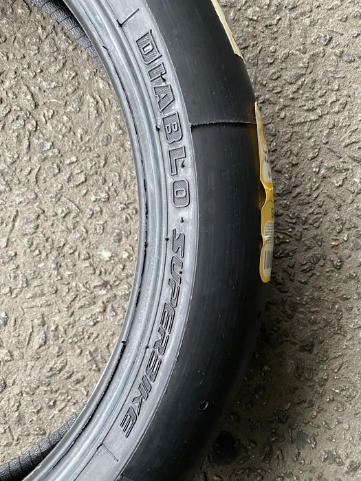 Pneus Slick Moto - Pirelli e Dunlop 120/70/17 - 195/75/17 - 200/65/17