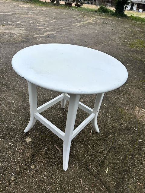 Mesa em madeira maciça